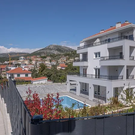Barbara & Zoran With Heated Swimming Pool Seget Vranjica