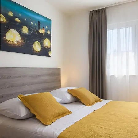 Apartment Barbara & Zoran With Heated Swimming Pool Seget Vranjica