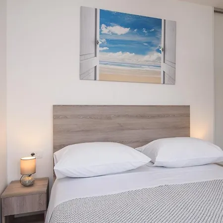 Apartment Barbara & Zoran With Heated Swimming Pool *