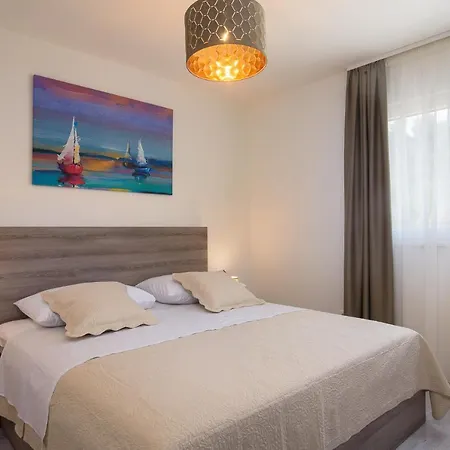 Apartment Barbara & Zoran With Heated Swimming Pool Seget Vranjica