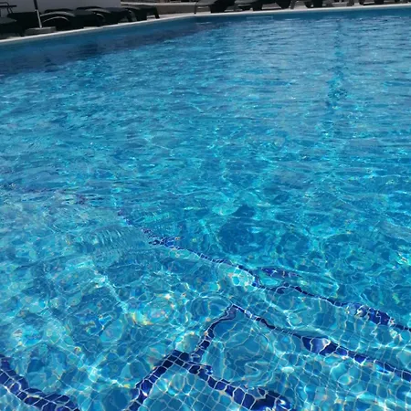 Barbara & Zoran With Heated Swimming Pool Apartment *