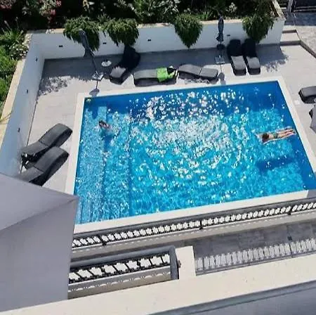 Barbara & Zoran With Heated Swimming Pool Seget Vranjica