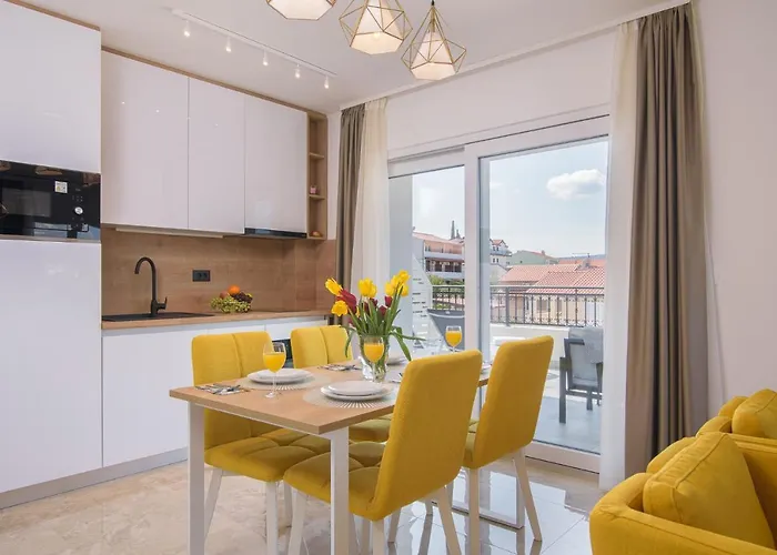 Apartamento Barbara & Zoran With Heated Swimming Pool Seget Vranjica