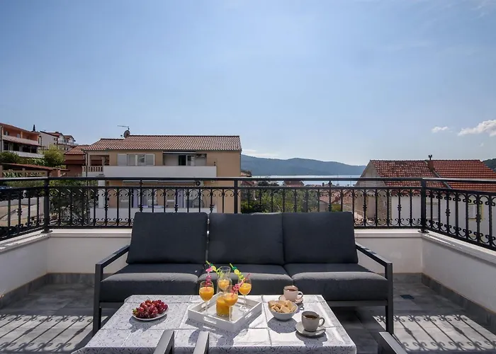 Apartamento Barbara & Zoran With Heated Swimming Pool Seget Vranjica