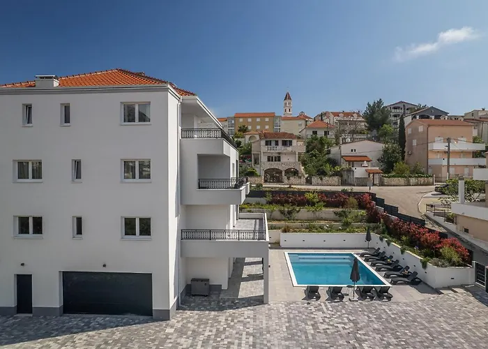 Barbara & Zoran With Heated Swimming Pool * Seget Vranjica