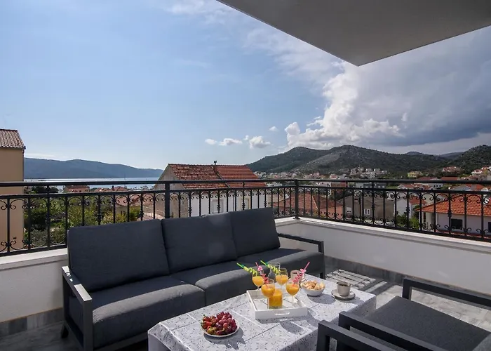Apartamento Barbara & Zoran With Heated Swimming Pool *
