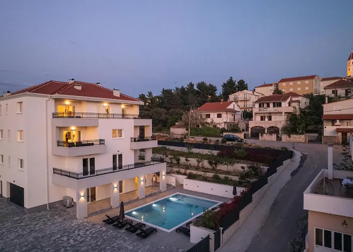 Apartamento Barbara & Zoran With Heated Swimming Pool Seget Vranjica