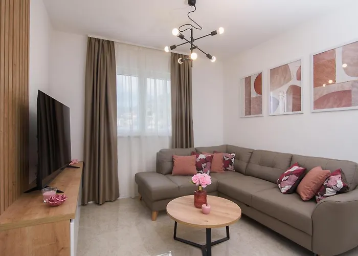 Apartamento Barbara & Zoran With Heated Swimming Pool Seget Vranjica