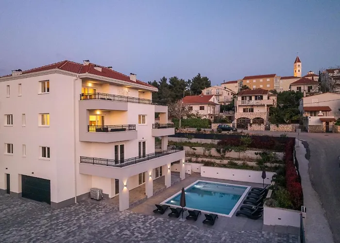 Barbara & Zoran With Heated Swimming Pool Seget Vranjica