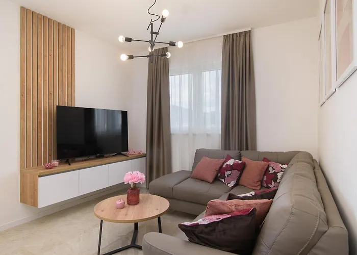 Apartamento Barbara & Zoran With Heated Swimming Pool Seget Vranjica