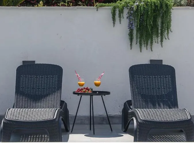 Apartamento Barbara & Zoran With Heated Swimming Pool