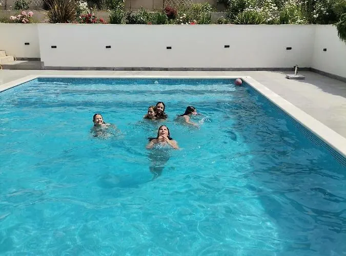 Barbara & Zoran With Heated Swimming Pool Apartamento Seget Vranjica