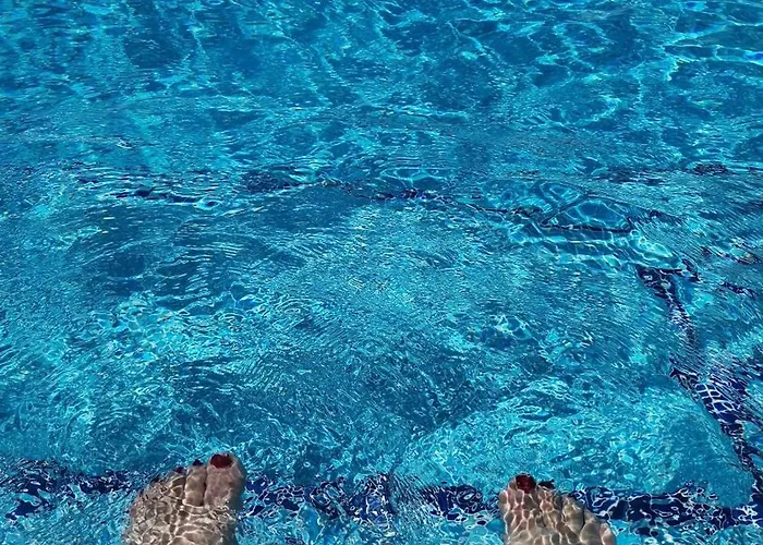 Apartamento Barbara & Zoran With Heated Swimming Pool *