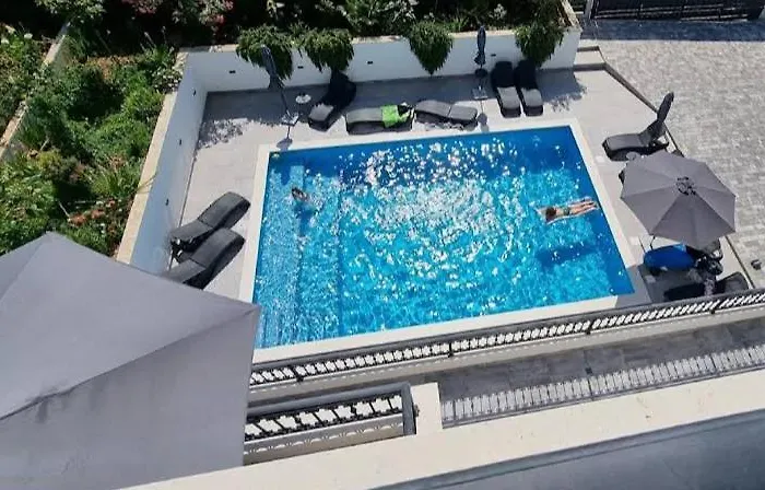 Barbara & Zoran With Heated Swimming Pool Seget Vranjica