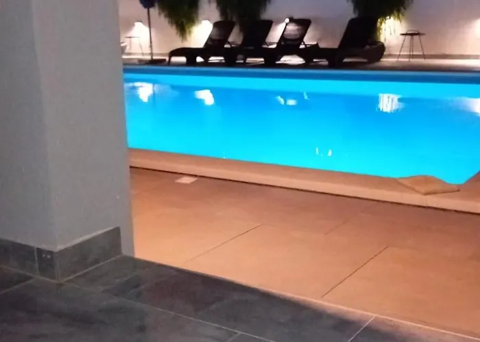 Apartamento Barbara & Zoran With Heated Swimming Pool Seget Vranjica